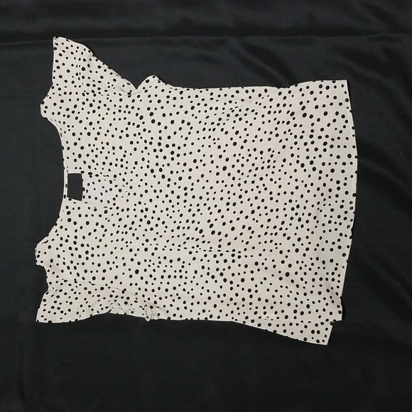 Papermoon tan with black dots flutter sleeve top - Picture 7 of 8